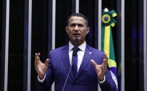 Com voto favorável do Coronel Assis, Câmara Federal derruba aumento de IOF