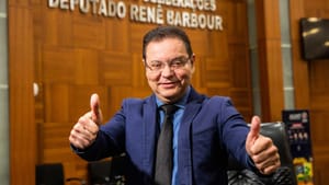 Botelho prega união e diz que nome deve sair entre Jayme e Pivetta; vídeo