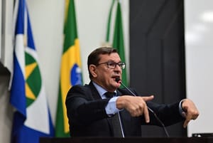 Demilson diz que Águas Cuiabá não faz coleta e pratica enriquecimento ilícito