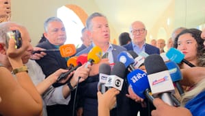 MM detona filho de Bolsonaro: "fala pela boca o que deveria sair por outro lugar"