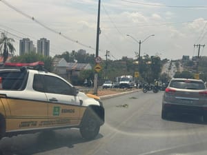 Servidor público morre em acidente envolvendo motocicleta e carreta em Cuiabá