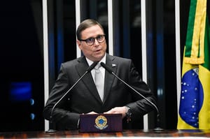 Carvalho convida Baixinha para disputar cadeira na ALMT