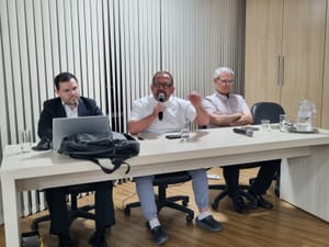 Médicos da rede de Cuiabá aprovam estado de greve