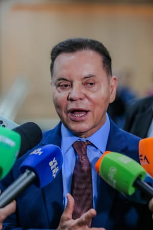 Botelho sugere mudança no expediente dos Poderes para facilitar trânsito