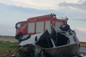 Acidente entre carro de passeio e caminhonete mata motorista em rodovia de Mato Grosso