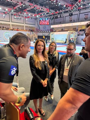 Virginia Mendes se emociona em encontro internacional de Parajiu-Jitsu em Abu Dhabi