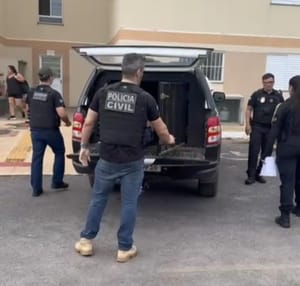 Polícia Civil faz operação para prender três homens suspeitos de espancar e matar policial penal