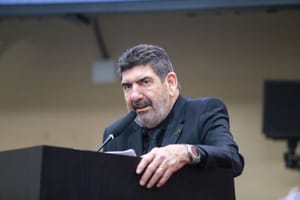 Após mortes por metanol, Dr. João reforça PL que combate adulteração