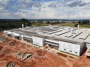 Obras dos quatro novos Hospitais Regionais avançam em Mato Grosso