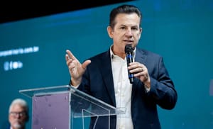 Mauro e Pivetta entregam e lançam obras em 10 municípios nesta quinta e sexta