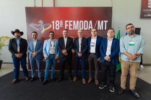 Presidente Max Russi participa da abertura 18ª FEMODA