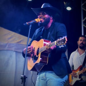 Italo Rocha: A voz sertaneja que canta a alma do oeste de Mato Grosso