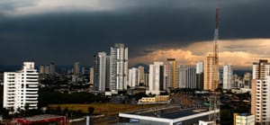 Ventos de 60km/h e tempestades devem atingir Cuiabá neste fim de semana