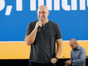 Abilio diz que está mais focado em tapar buraco e fazer limpeza urbana do que nas eleições