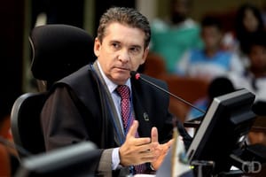 Presidente do TCE fiscaliza qualidade das obras da BR-163