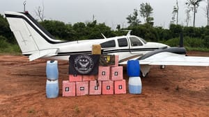 PF intercepta decolagem e apreende meia tonelada de cocaína dentro de avião em MT