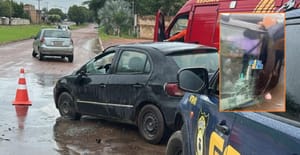 Carro capota após batida e deixa homem e esposa grávida  feridos em MT