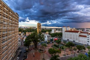 Idosa que caiu do prédio é identificada; Prefeito de Cuiabá presta condolências