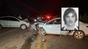 Idoso perde a vida após colisão entre uma Biz e dois carros em rodovia