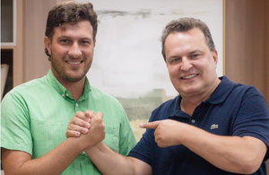 Ao lado de Max, Gamba surge como pré-candidato em filiação do Podemos