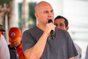 "Se é petista e quer votar no Flávio, bem-vindo", diz Abilio negando racha na direita
