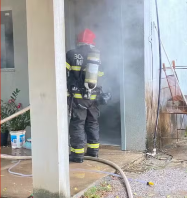 Morador deixa ventilador ligado e incêndio destrói residência em cidade do interior de MT