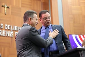 Botelho diz que "apoio não agregou" e livra ex-governador de culpa por derrota