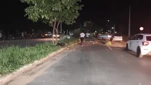 Motociclista de 22 anos perde controle, bate em árvore e morre em Cuiabá