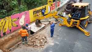 Prefeitura faz reestruturação completa de galeria após tampa de bueiro ceder