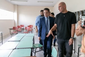 Presidente do TCE e prefeito vistoriam novo espaço para crianças de creche