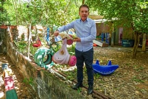 Sérgio Ricardo fiscaliza creche insalubre em Cuiabá e determina investigação