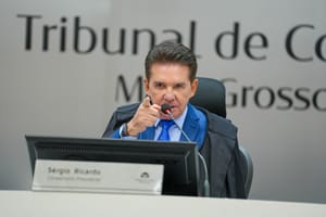 Sérgio Ricardo manda investigar leilões com imóvel de R$ 100 milhões e anuncia varredura