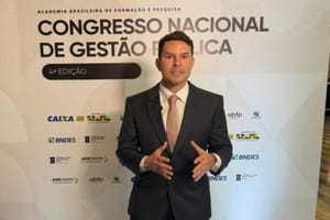 Conselheiro destaca novo modelo de controle do gasto público em congresso nacional