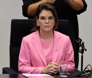 Deputada apresenta projeto para reforçar proteção e segurança de mulheres