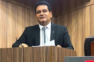 Filho de VG, celebro os 159 anos da nossa cidade com a bandeira dos idosos erguida