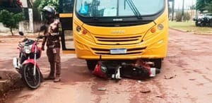 Mulher morre após colisão entre motocicleta e ônibus escolar em Guarantã do Norte