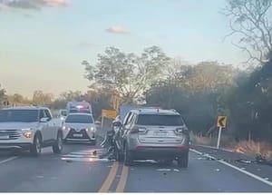 Três pessoas morrem em gravíssimo acidente entre Jeep e Voyage em rodovia de MT