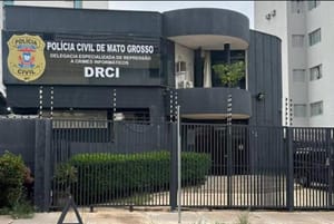 'Craque de futebol' é preso suspeito de extorquir com nudes influencidadora de MT