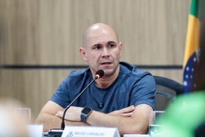 "Quem mais quiser investigar, a gente está de portas abertas", diz Abilio sobre Secretaria de Educação