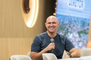 Gestão Abilio Brunini registra aumento e chega a 53,9% em aprovação popular