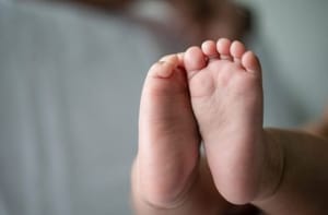 Babá é presa suspeita de torturar bebê de cinco meses em Mato Grosso