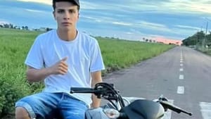 Jovem de 18 anos morre horas após ser socorrido em acidente de moto em cidade de MT