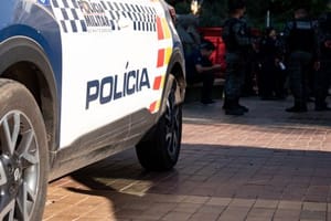 Bebê sofre traumatismo após ser atingida durante briga dos pais