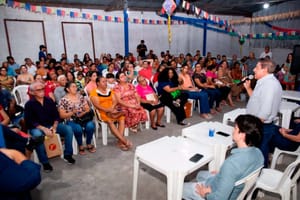 Programa de regularização fundiária liderado por Botelho avança no bairro Manga