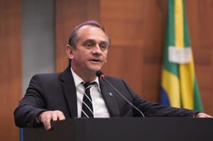 Wilson faz convite para Jayme subir no palanque de Natasha