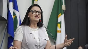 Samantha diz que só apoia Wellington ao Governo se MDB não estiver na aliança com PL