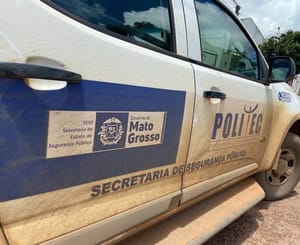 Homem morre em confronto com PM após tentar matar esposa e cunhada com enxada