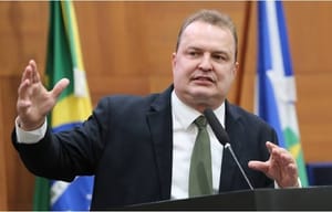 "A convenção mais importante e esperada é a do UB", diz Max Russi sobre disputa ao Governo