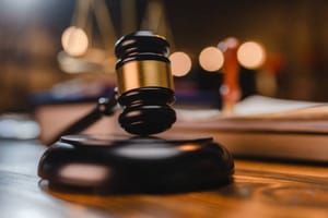 Delegado, investigador e dois empresários são condenados pela Justiça por corrupção