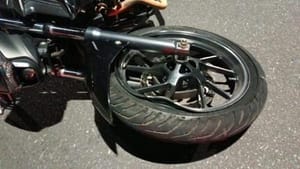 Motociclista morre e dois ficam feridos em batida com Strada em rodovia de MT